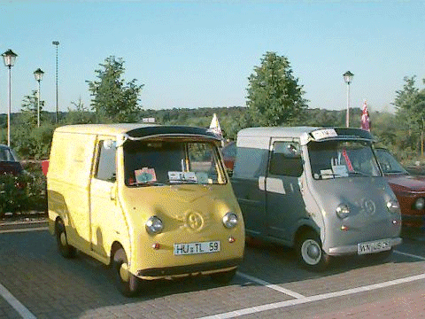Goggo Transporter TL 300 und Pickup TL 250 nebeneinander